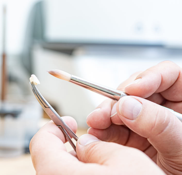 Beste Materialien im Dentallabor